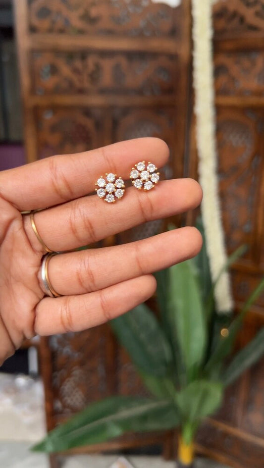 Floral earstud - impon -Venus