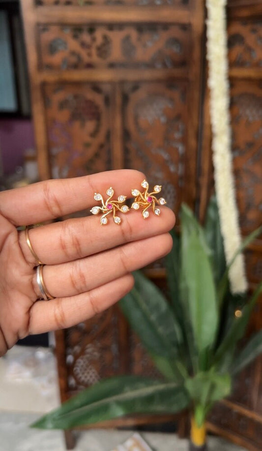 Impon rangoli floral earstud - Venus