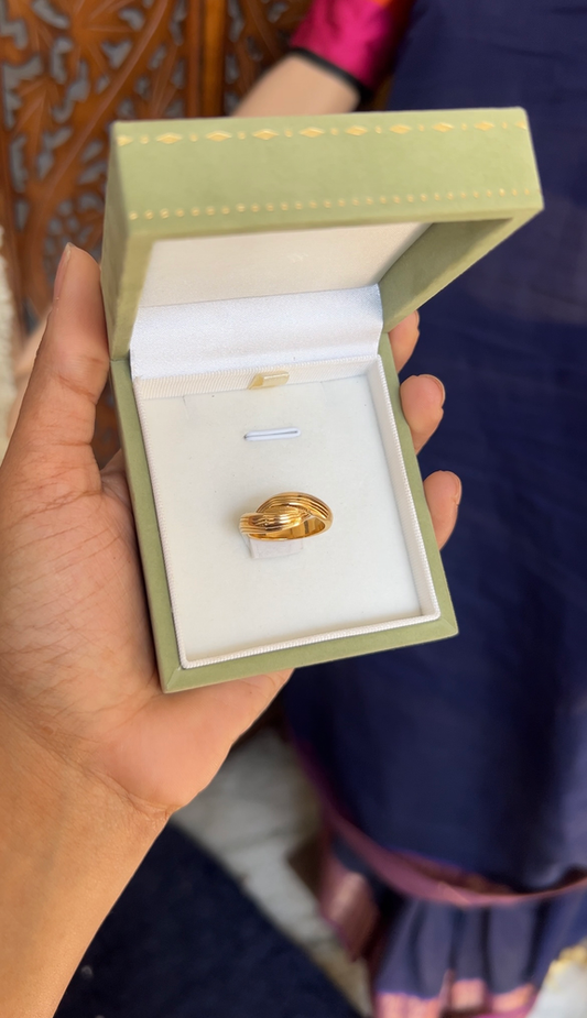 Ring -gold ( size 10 )