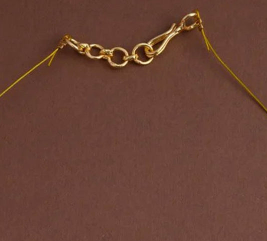 9 Floral wite Invisible neckpiece