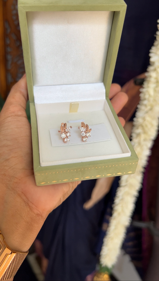 Floral hoop earstud - rosegold