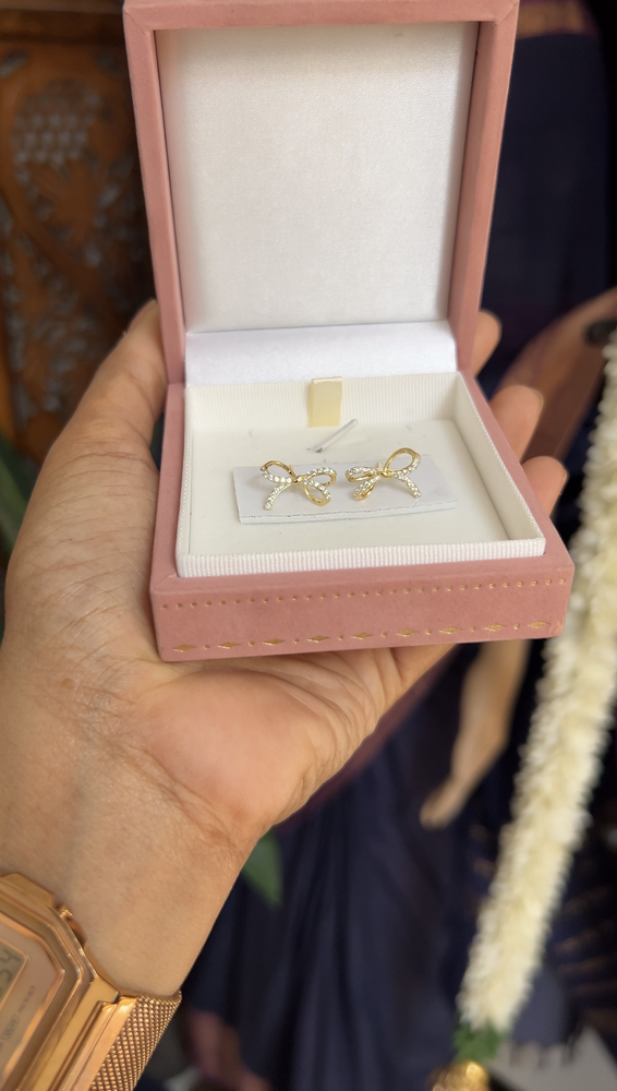 Hy bow earstud - gold