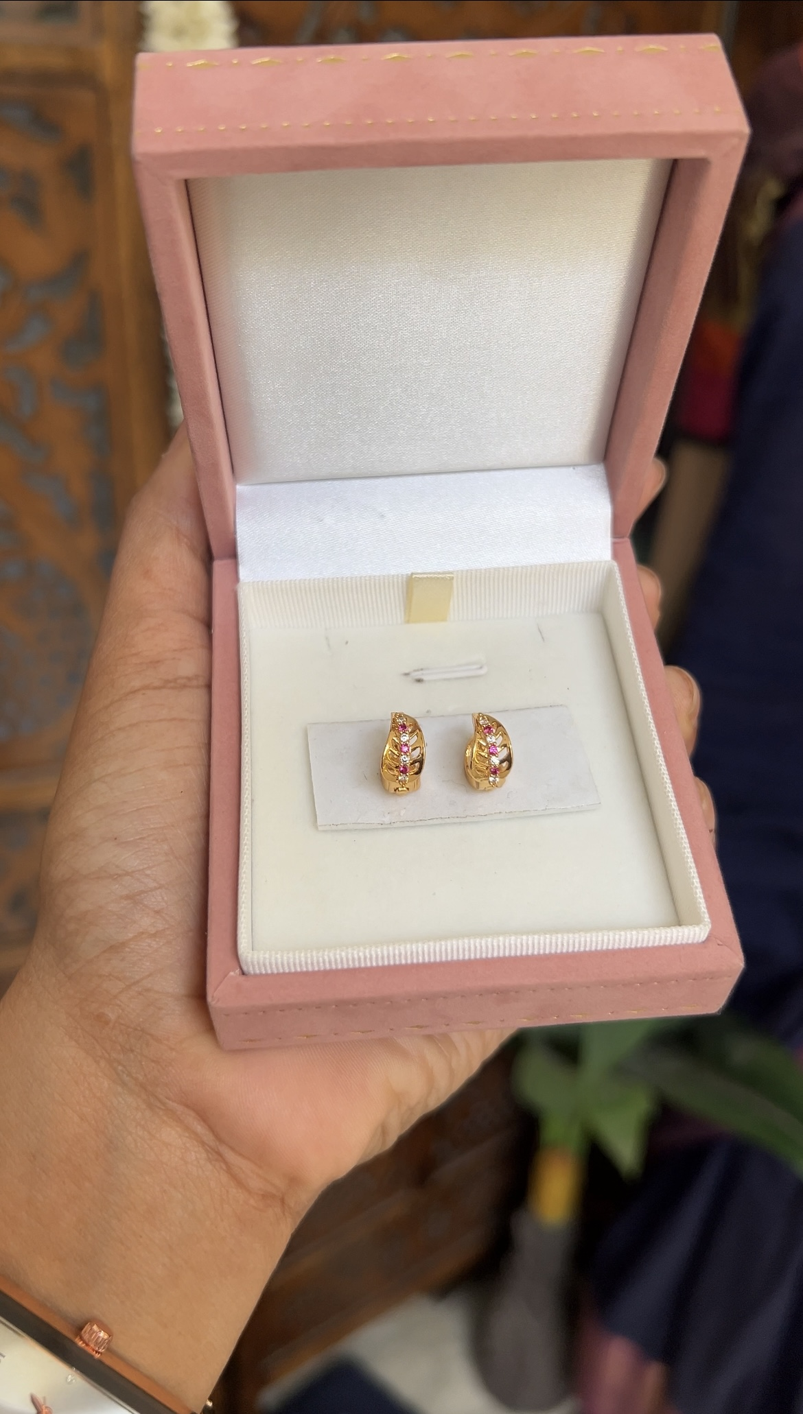 Hoop earings