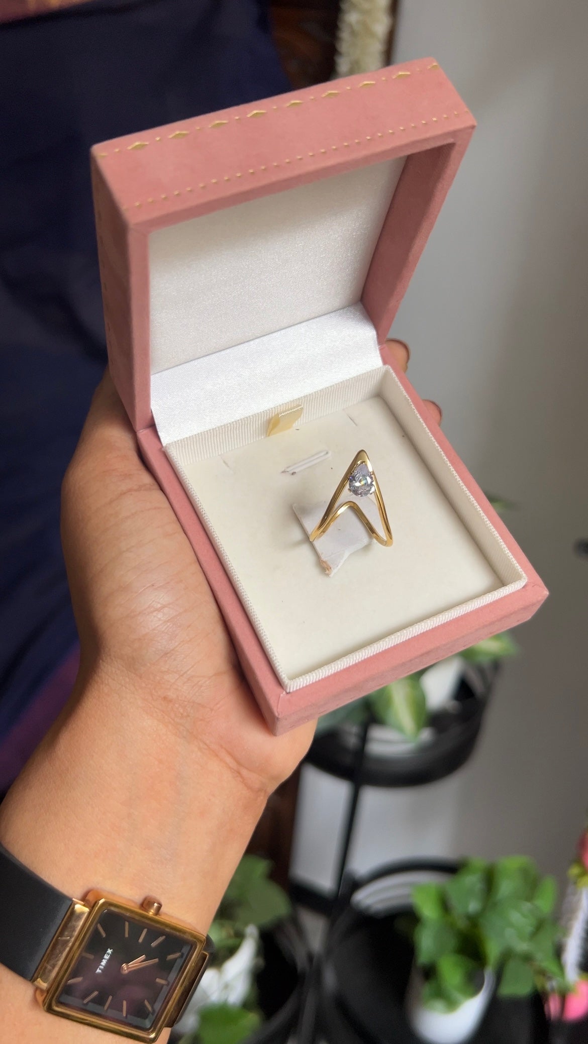 V ring