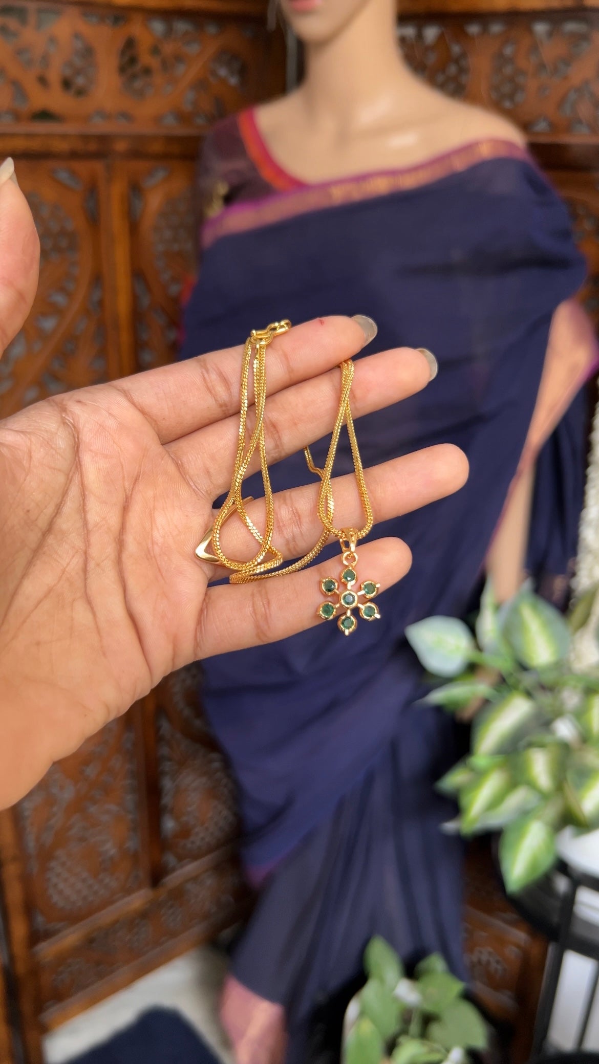 Dollar chain (floral green)