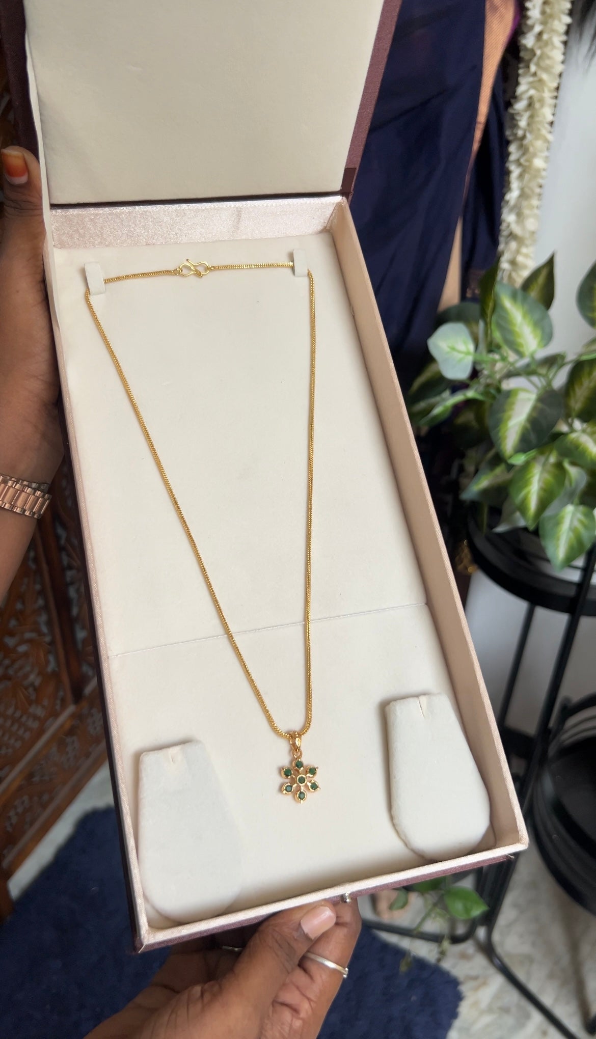 Dollar chain (floral green)