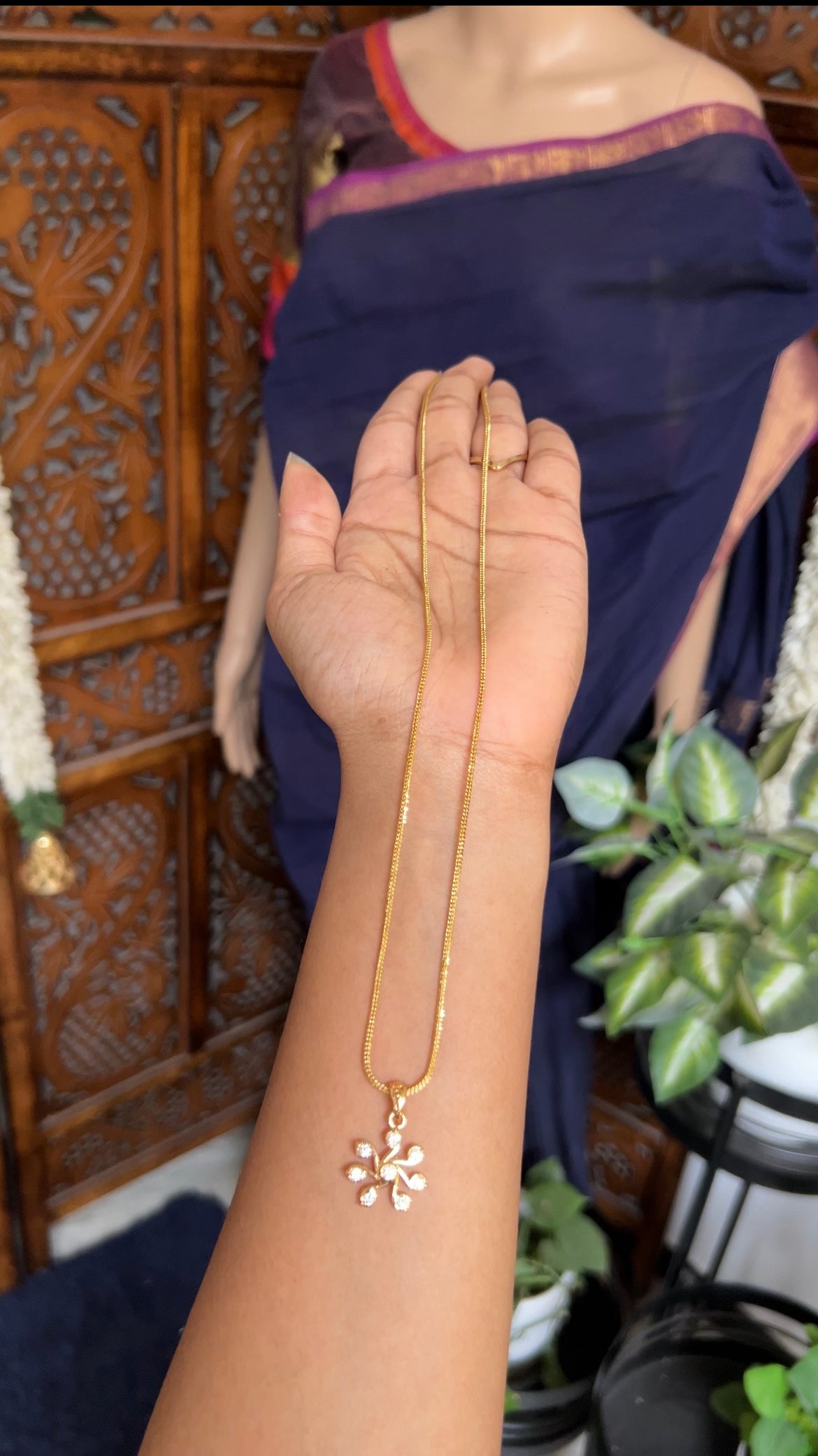 Dollar chain(Rangoli white)