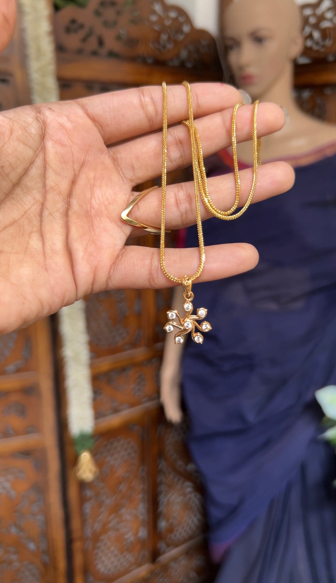 Dollar chain(Rangoli white)
