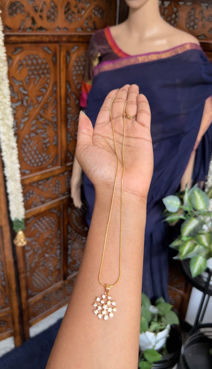 Dollar chain (kolam white)