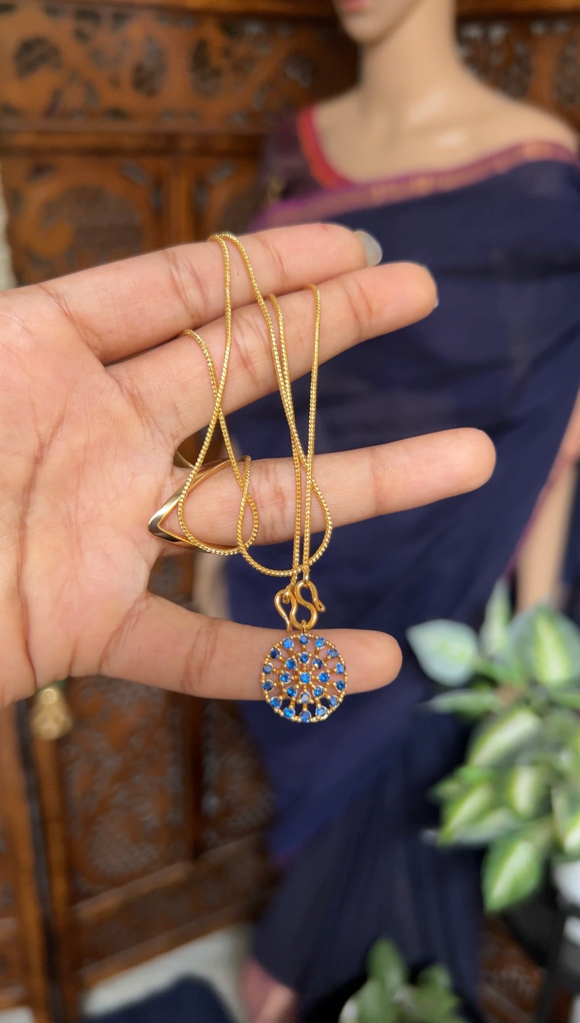 Dollar chain (circle blue)