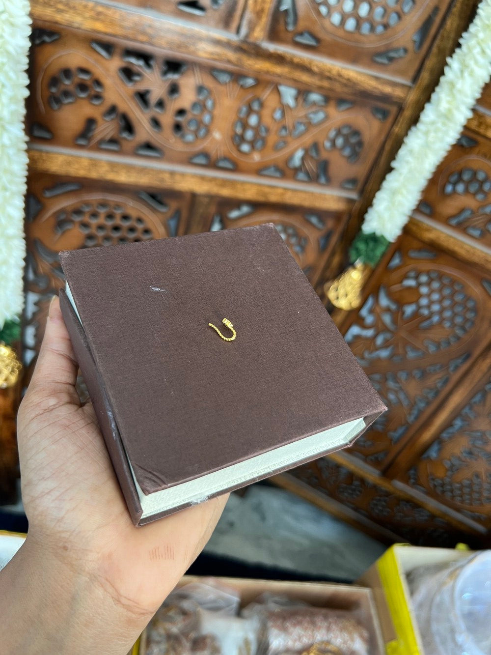 Nose clip - floral - Gold
