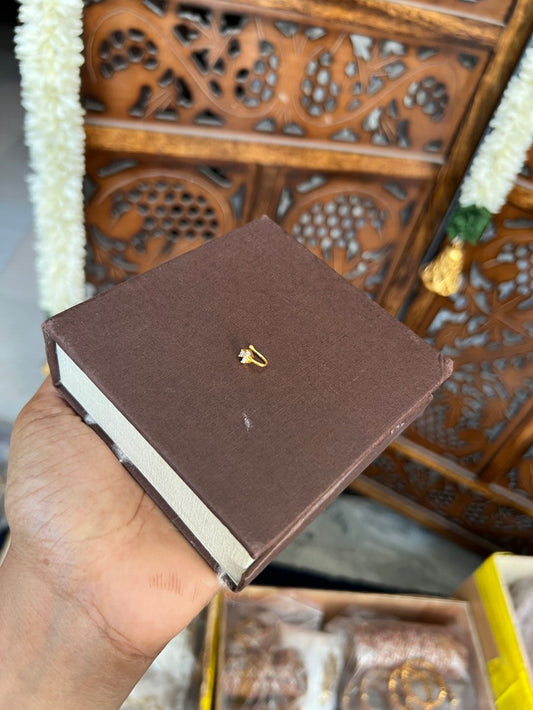 Nose clip - 3 petals - Gold