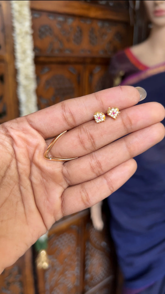 Baby earstud - Heartina ruby white