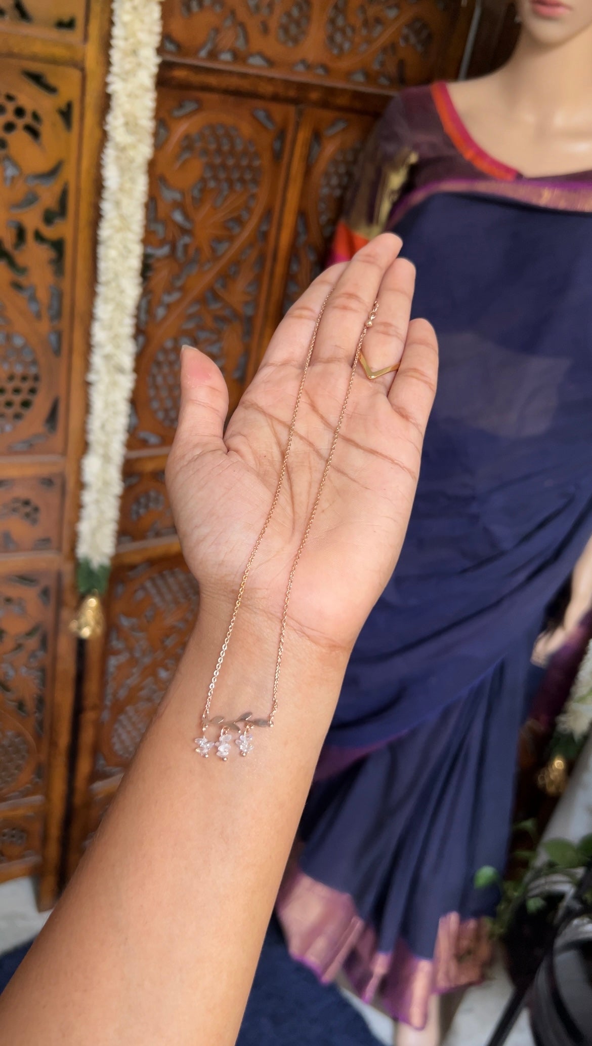 Chain - leafy bead (rose gold)