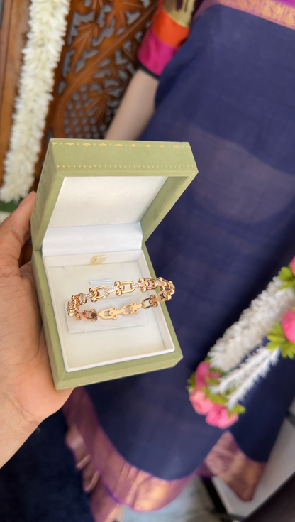 Bracelet  -gold