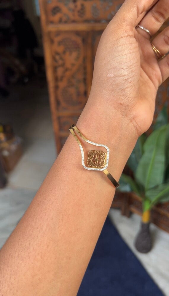 Bracelet - gold