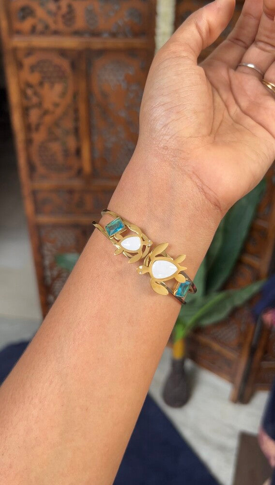 Bracelet - gold