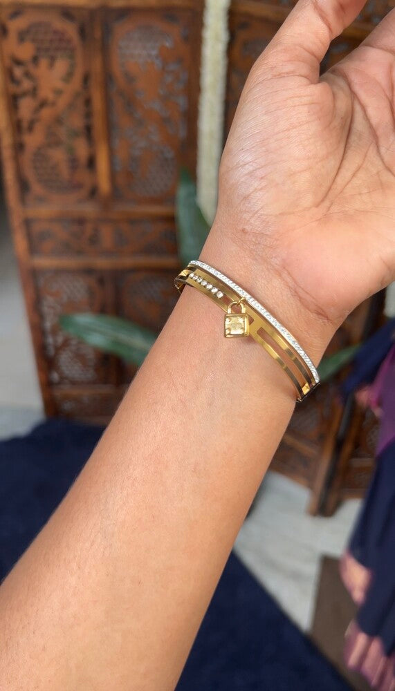 Bracelet - gold
