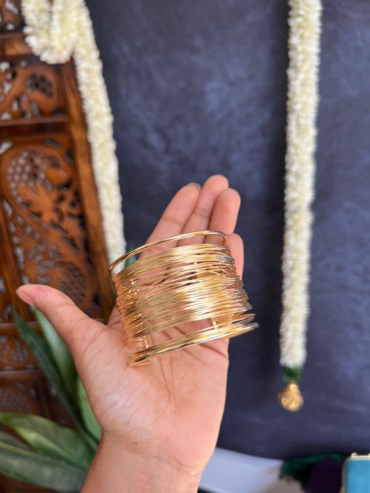 Openable Bracelet - gold