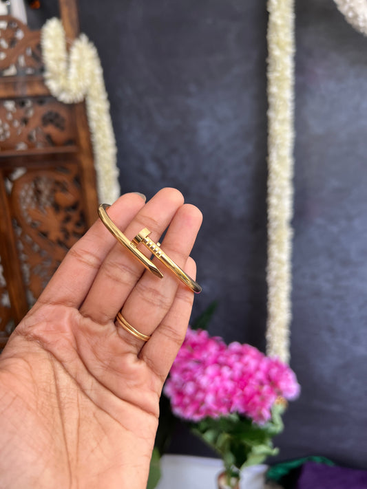Bracelet -gold