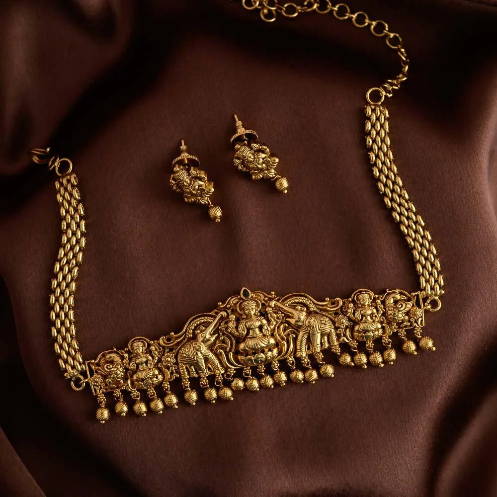 Muthazhagi choker