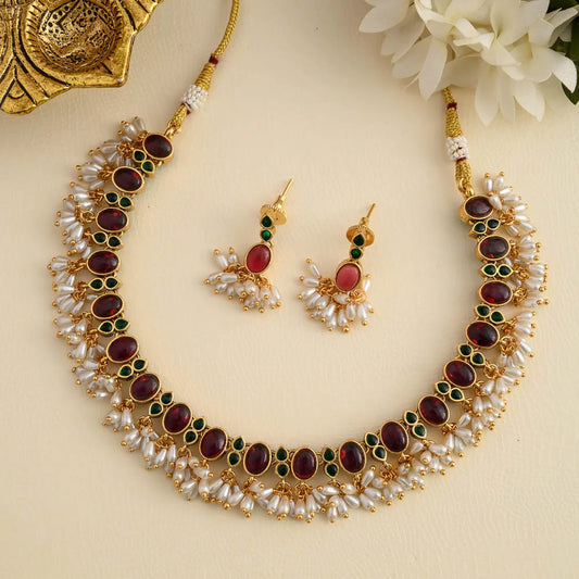 sanaya neckpiece