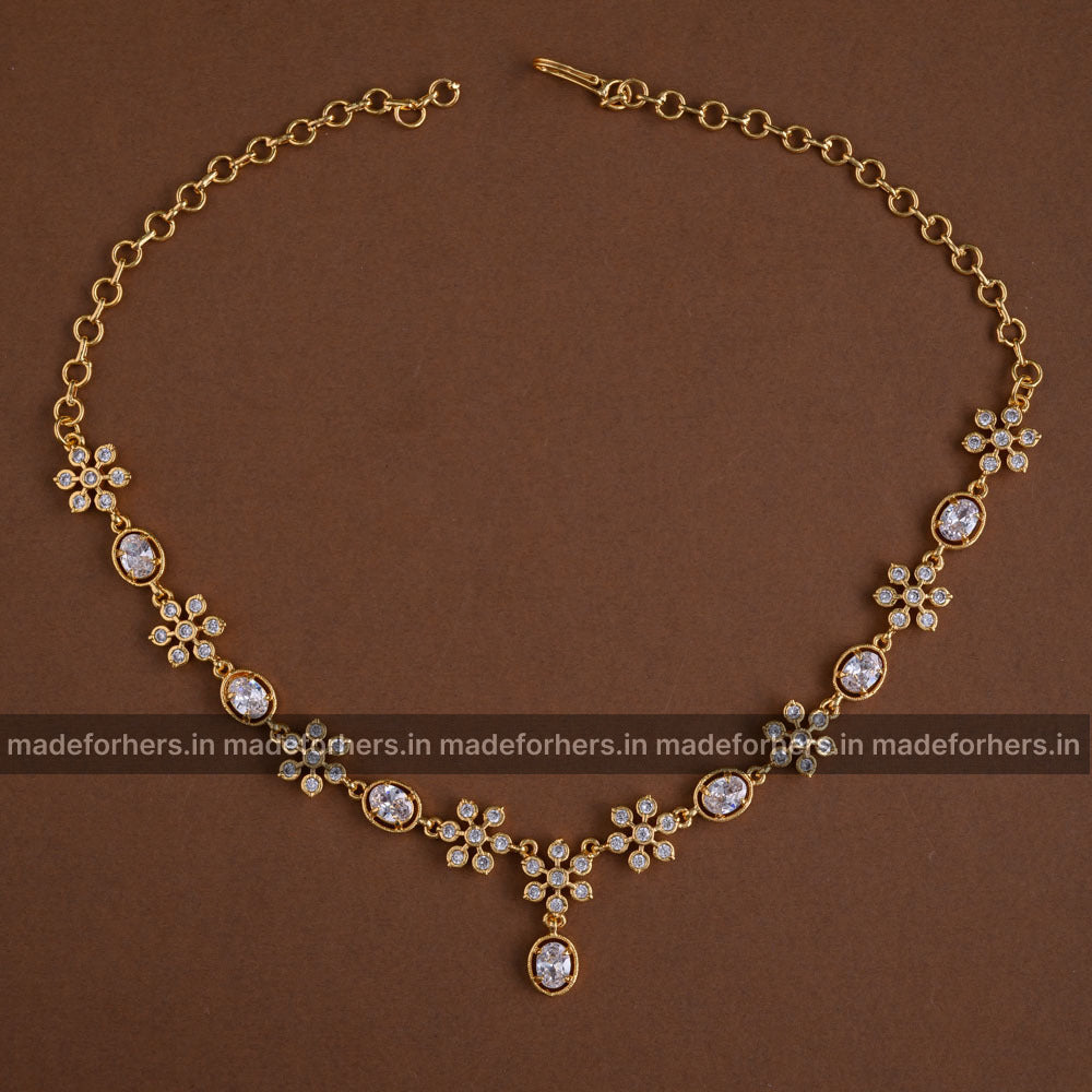 Micro gold plating floral Neckpiece - White