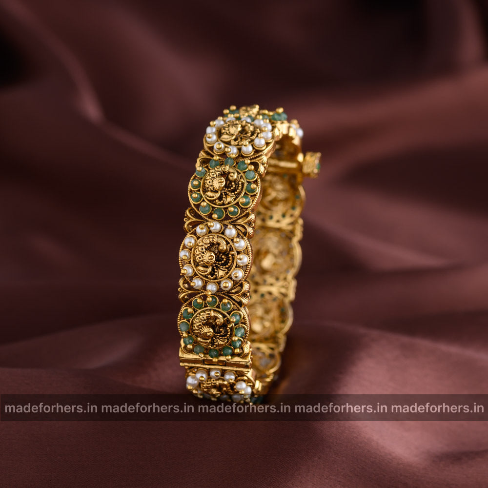 BANGLES