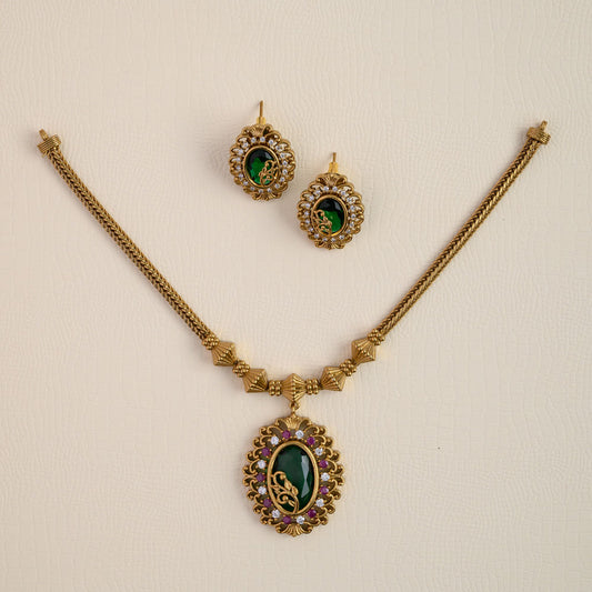 Yara neckpiece