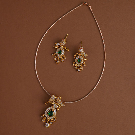 Kuyil hasli neckpiece