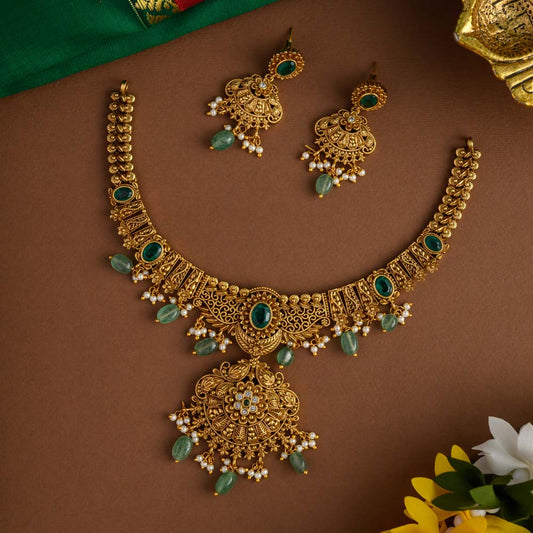 Vedigai neckpiece