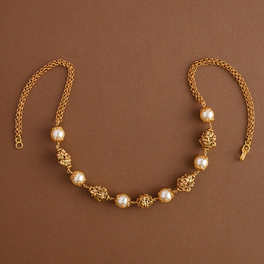 Angaraka white beads balled chain
