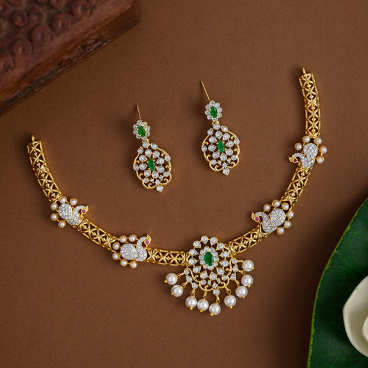 Peacock Snow Emerald Neckpiece