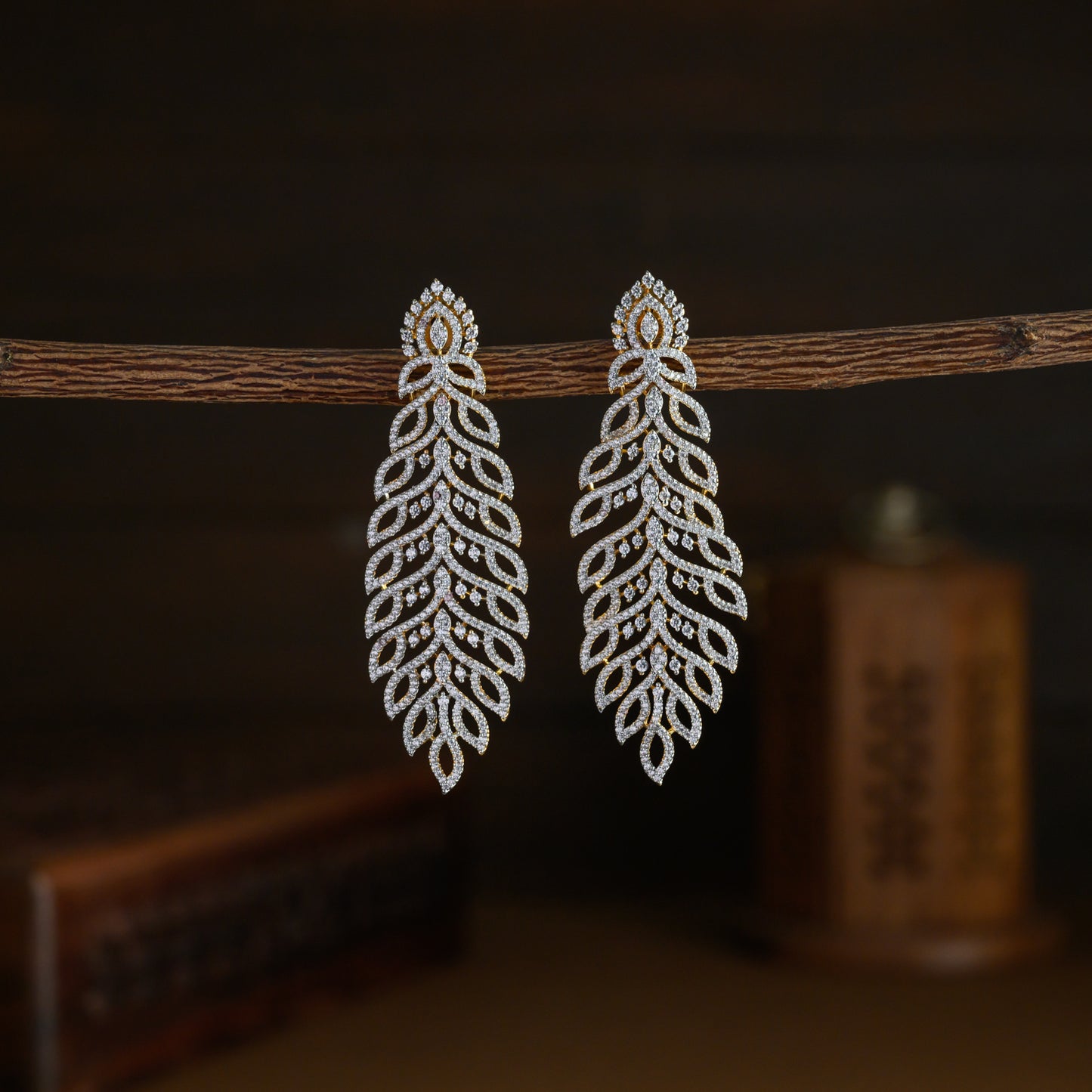 Diamond inspired statement earring