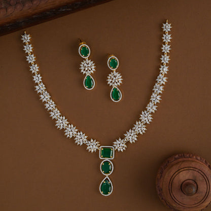 Jupiter jewel - mid neckpiece - green