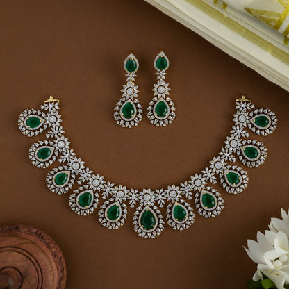 Luna neckpiece - green
