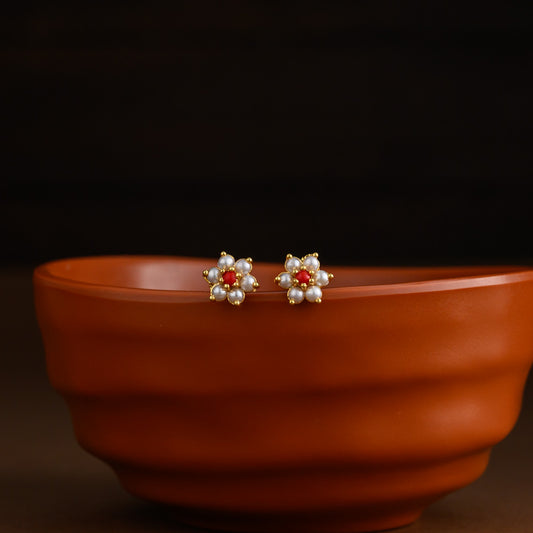 Micro gold plating floral earstud - Kanakam