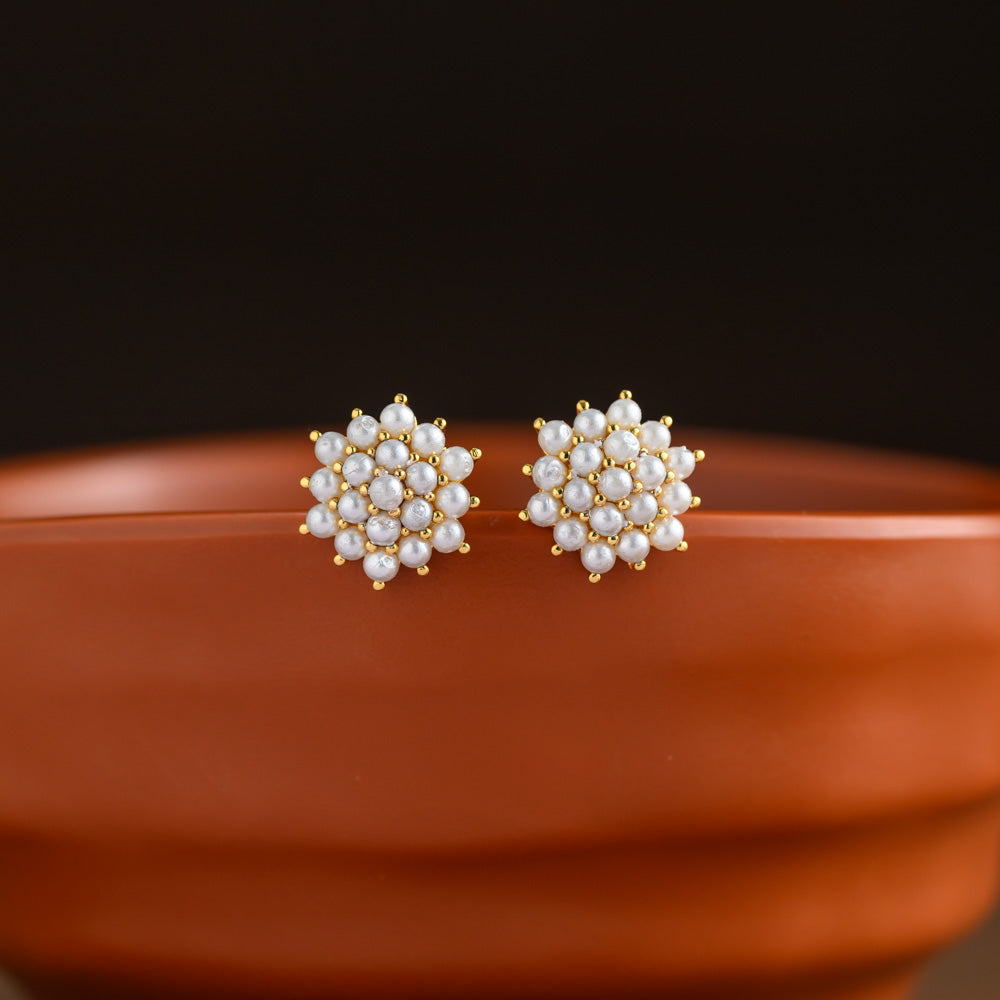 Impon floral earstud