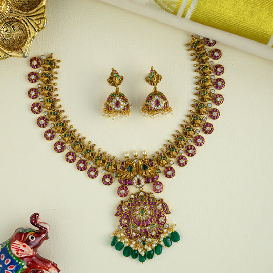 Neckpiece