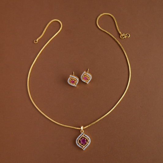Mid - length pendent chain