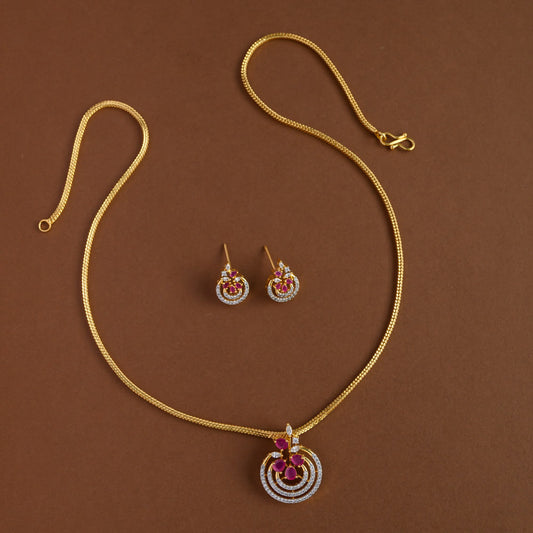 Mid - length pendent chain