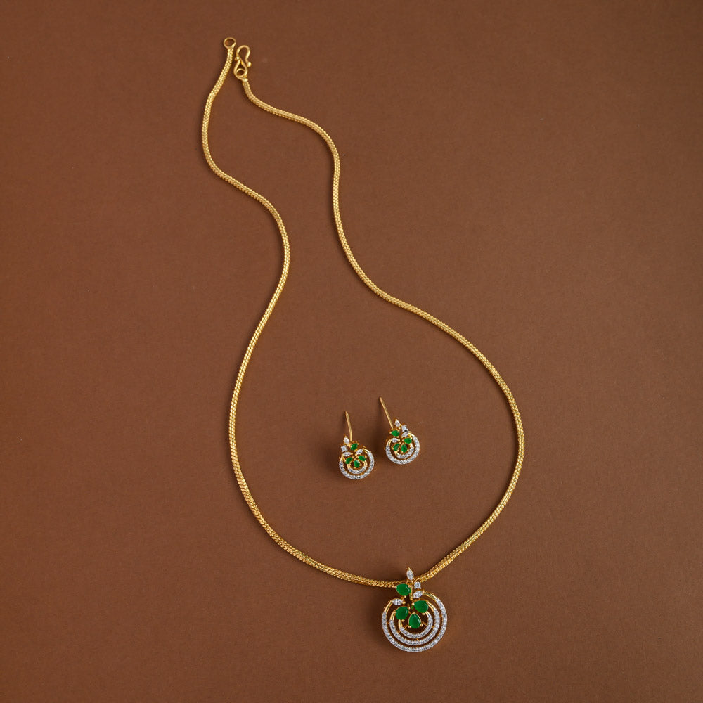 Mid - length pendent chain - emmi