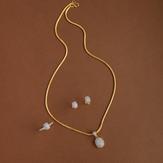 Mid - length pendent chain