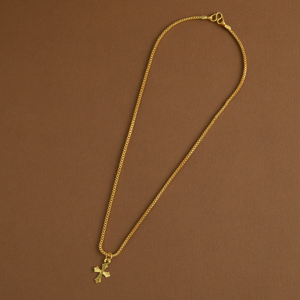 Mid length pendant chain