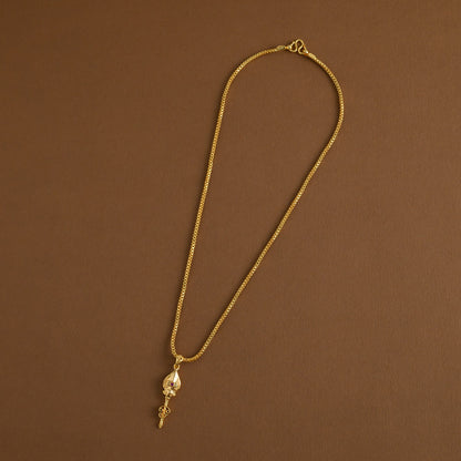Mid length pendant chain