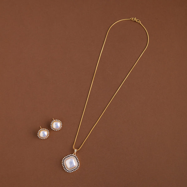 Diamond inspired pendent mid - length chain