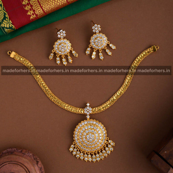 Floral attigai choker