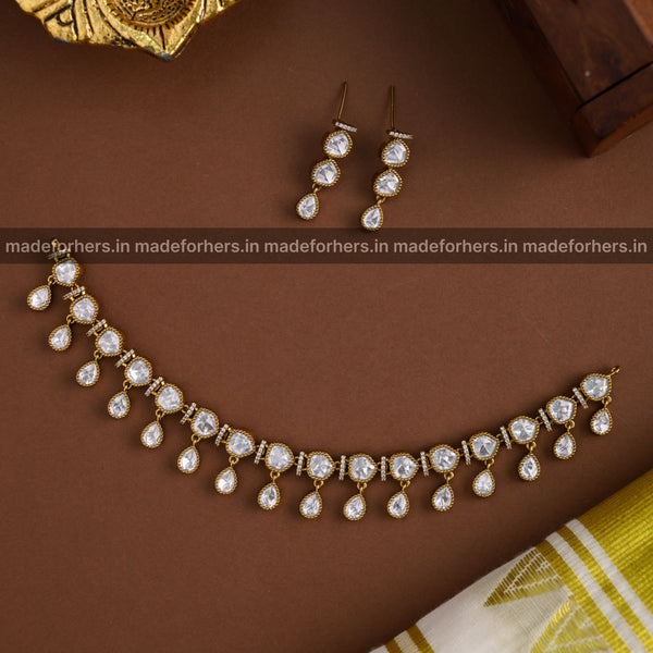 Antique kundan choker neckpiece set