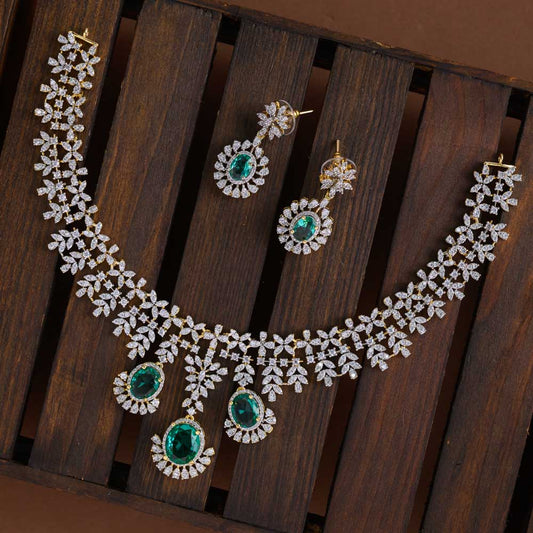 Andromia neckpiece