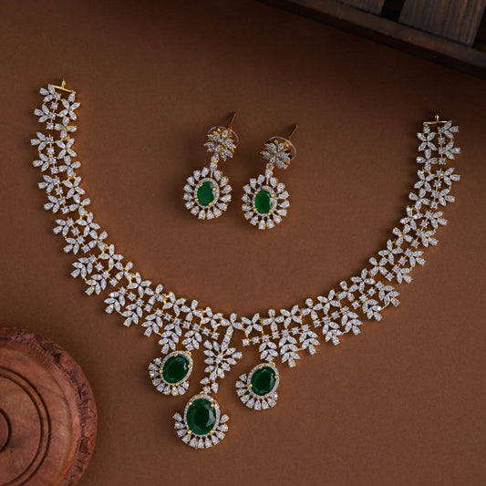 Andromia neckpiece
